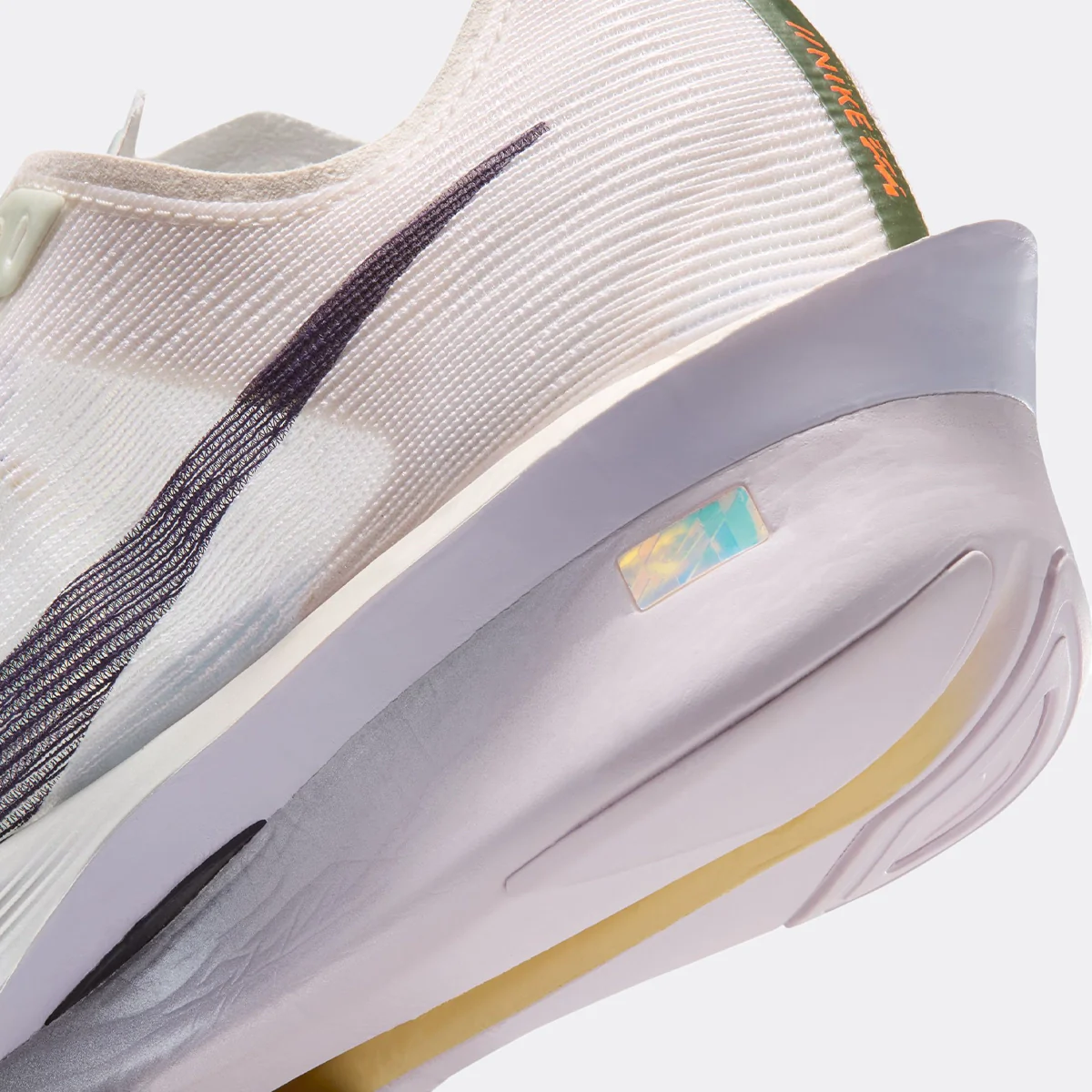 Nike Vaporfly 4 - Image 17