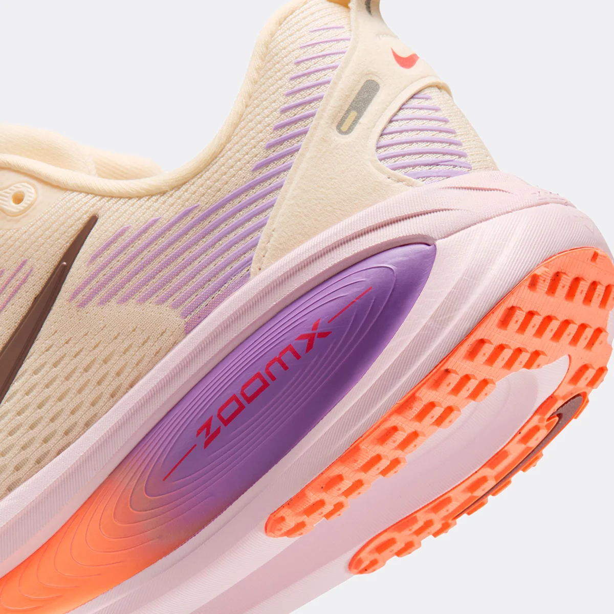 Nike Vomero 18 - Image 42