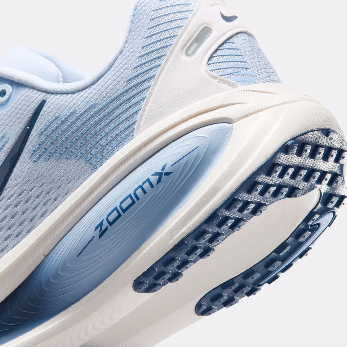 Nike Vomero 18 - Image 49